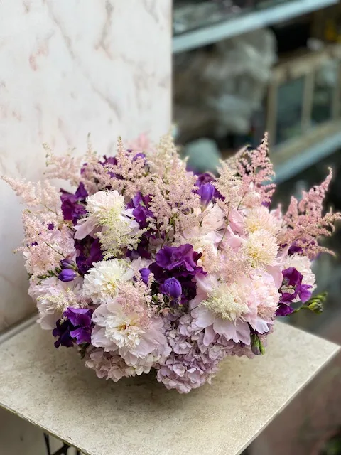 muguet-flowers-same-day-delivery-beverly-Astilbe-Erika-arrangement-1.webp