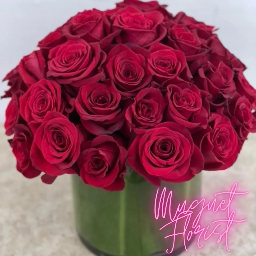 muguet-flowers-same-day-delivery-beverly-Dozen-Elegant-Roses.webp