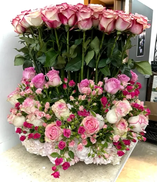 muguet-flowers-same-day-delivery-beverly-Red-Rose-Love-Castle-Bouquet-Arrangement-4.webp