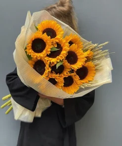 Sun-Kissed Radiance: A Vibrant Bouquet of Stunning Sunflowers