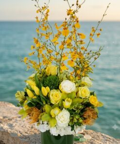 Sun Blushed Bouquet: The Warmth of Nature's Embrace